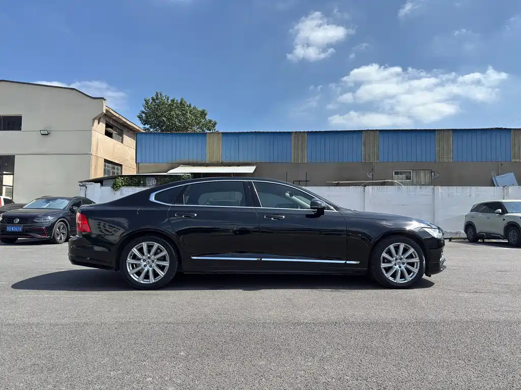 VOLVO S90 2020