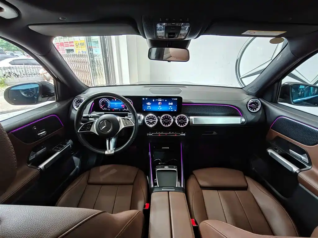 MERCEDES BENZ GLB 2024