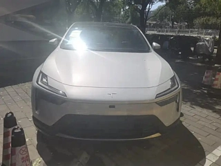 POLESTAR 4  2024