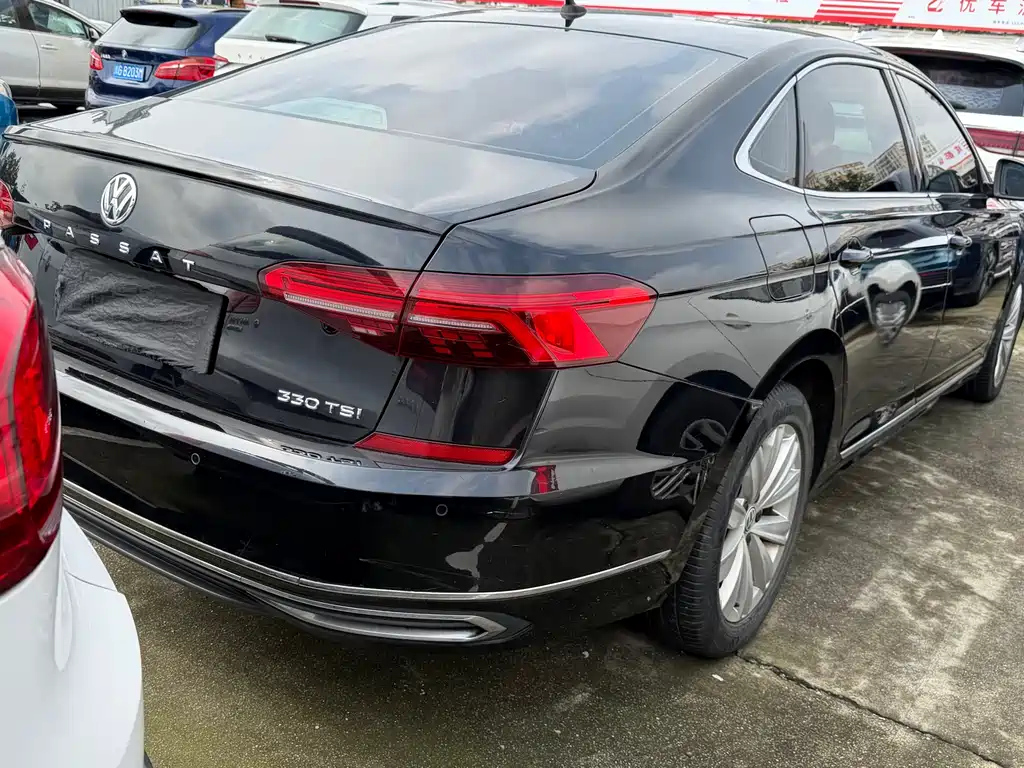 VOLKSWAGEN PASSAT 2019