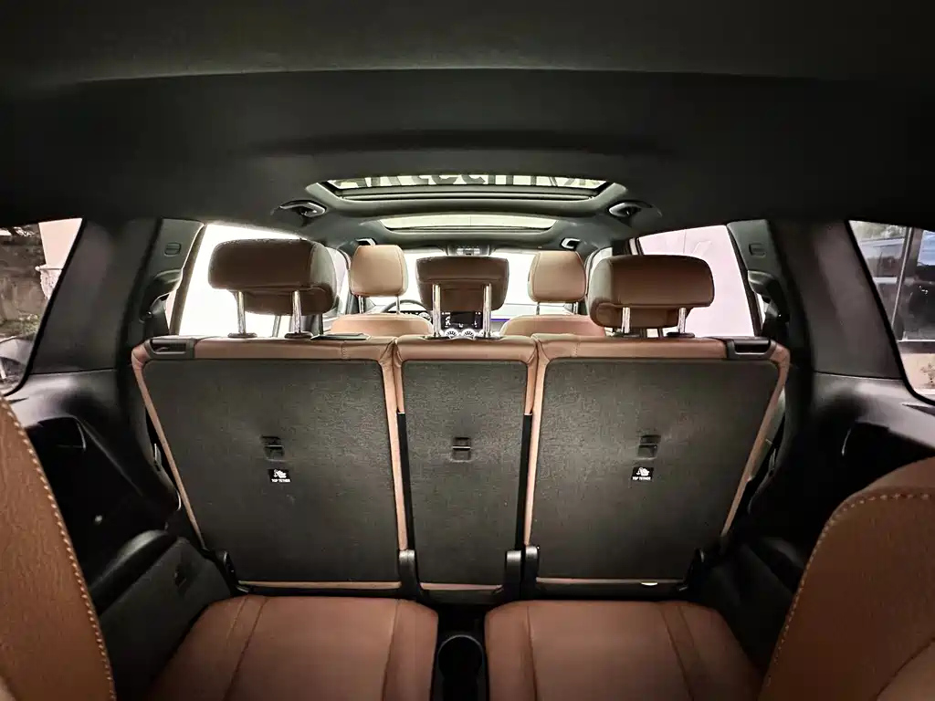 MERCEDES BENZ GLB 2023