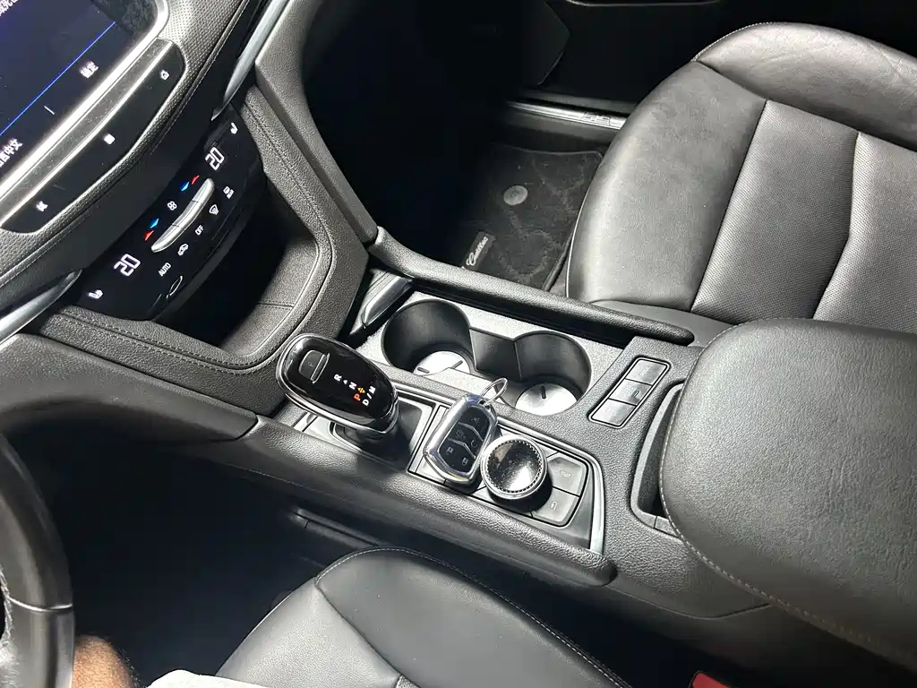 CADILLAC XT5 2020