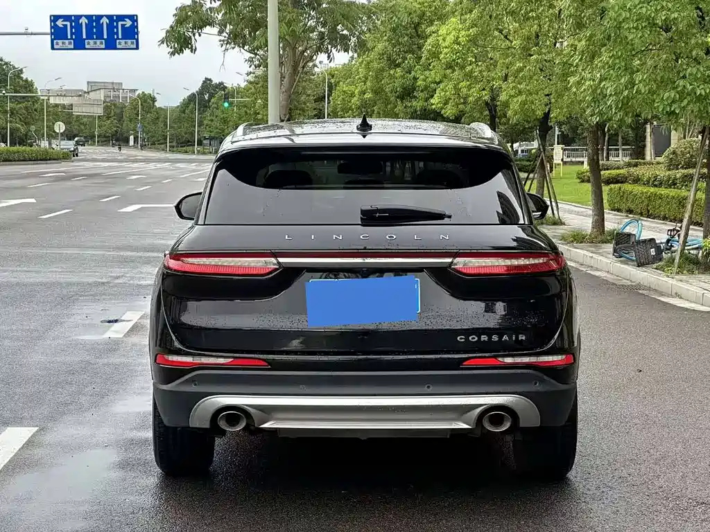 LINCOLN ADVENTURER 2020