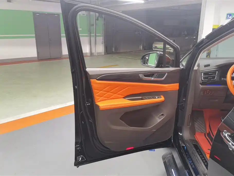 VOLKSWAGEN VILORAN 2022