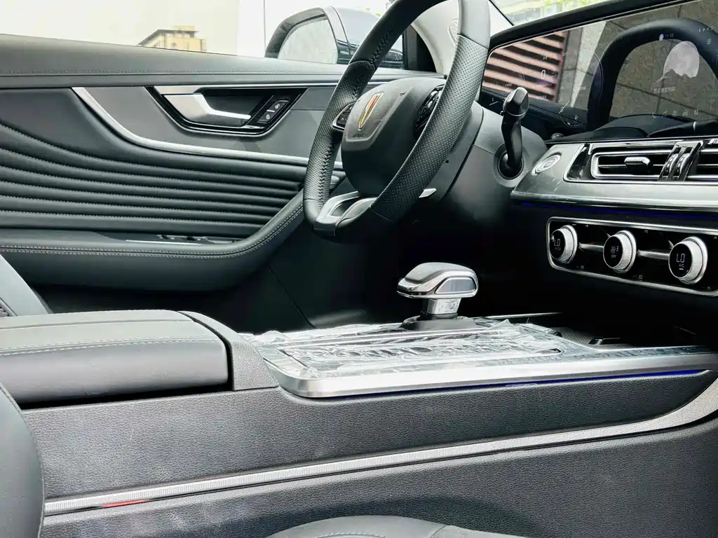 HONGQI HS5 2023