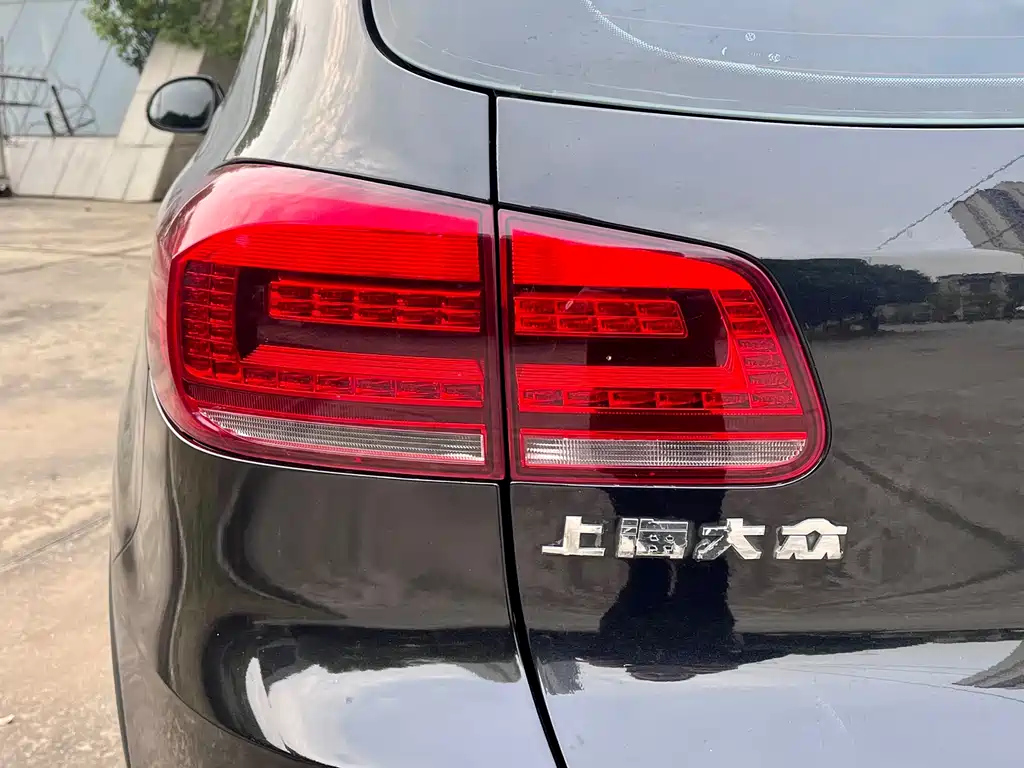 VOLKSWAGEN TIGUAN 2015