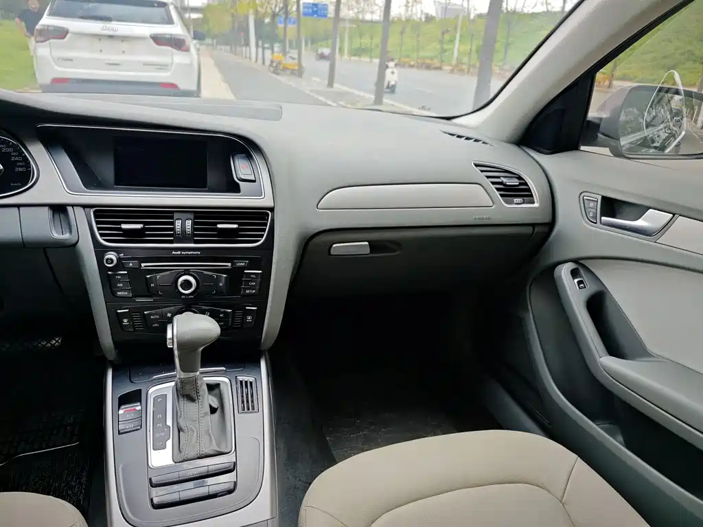 AUDI A4L 2013