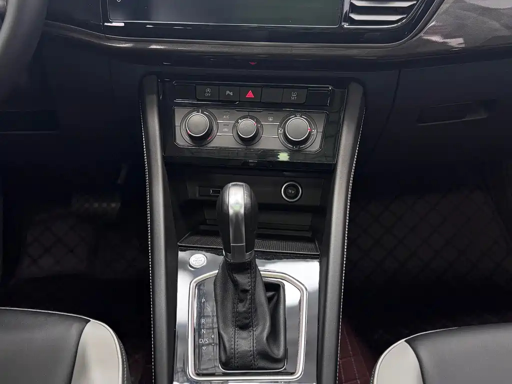 JETTA VS7 2022
