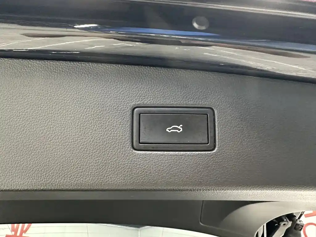 VOLKSWAGEN TIGUAN L 2021