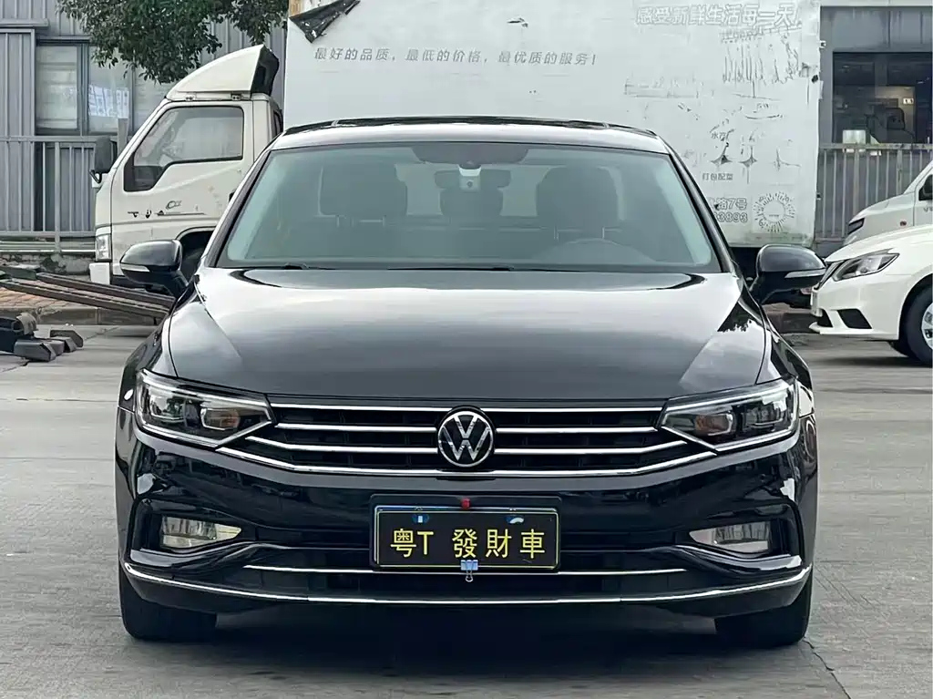 VOLKSWAGEN MAGOTAN 2020
