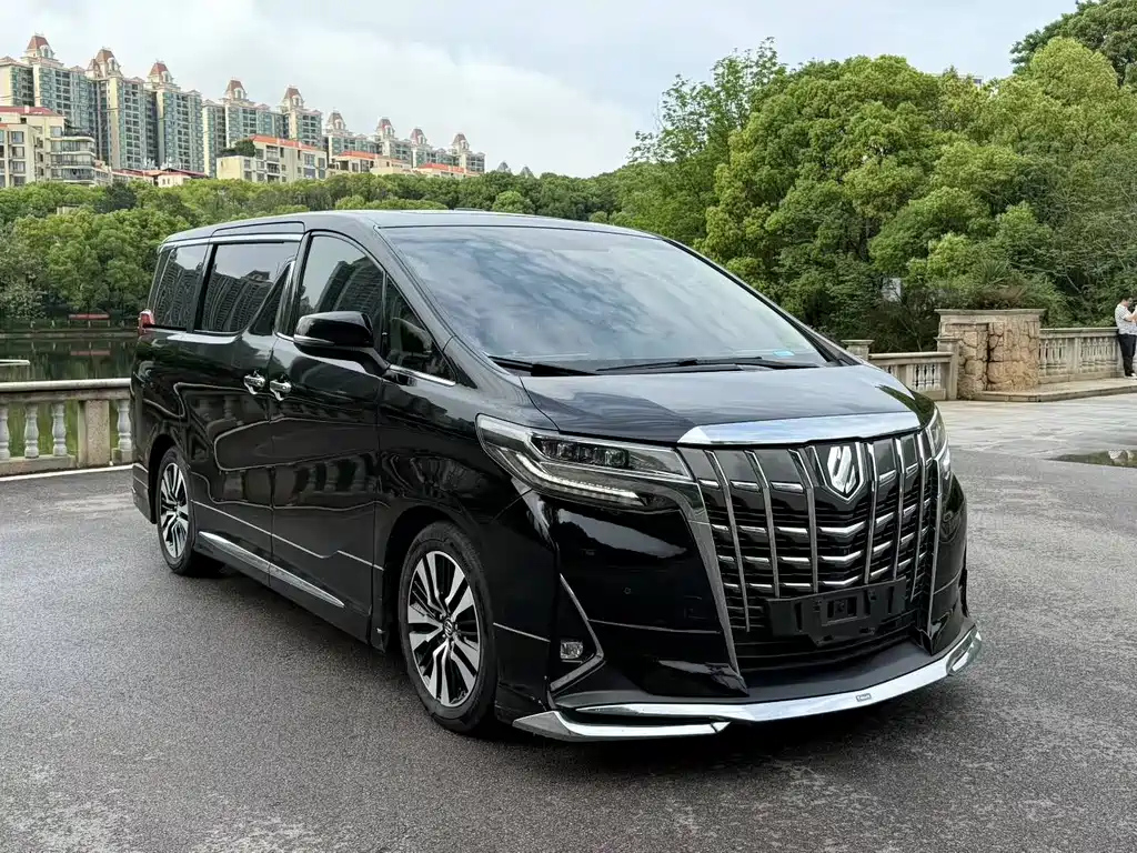 TOYOTA ALPHARD 2018
