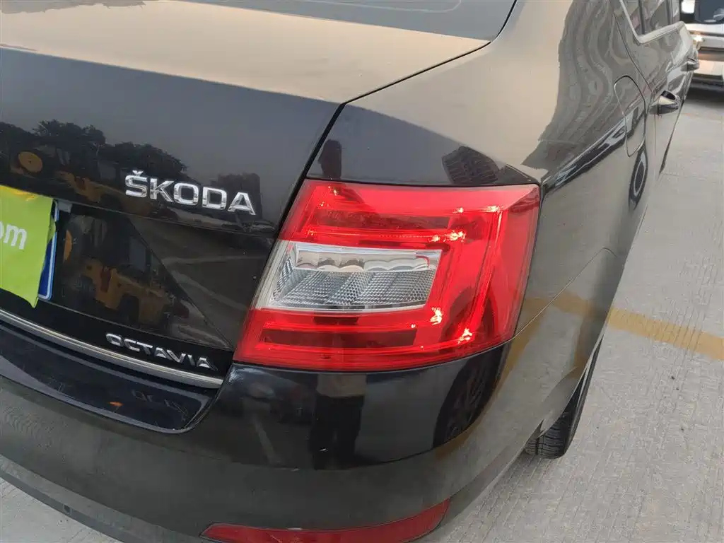 SKODA OCTAVIA 2015