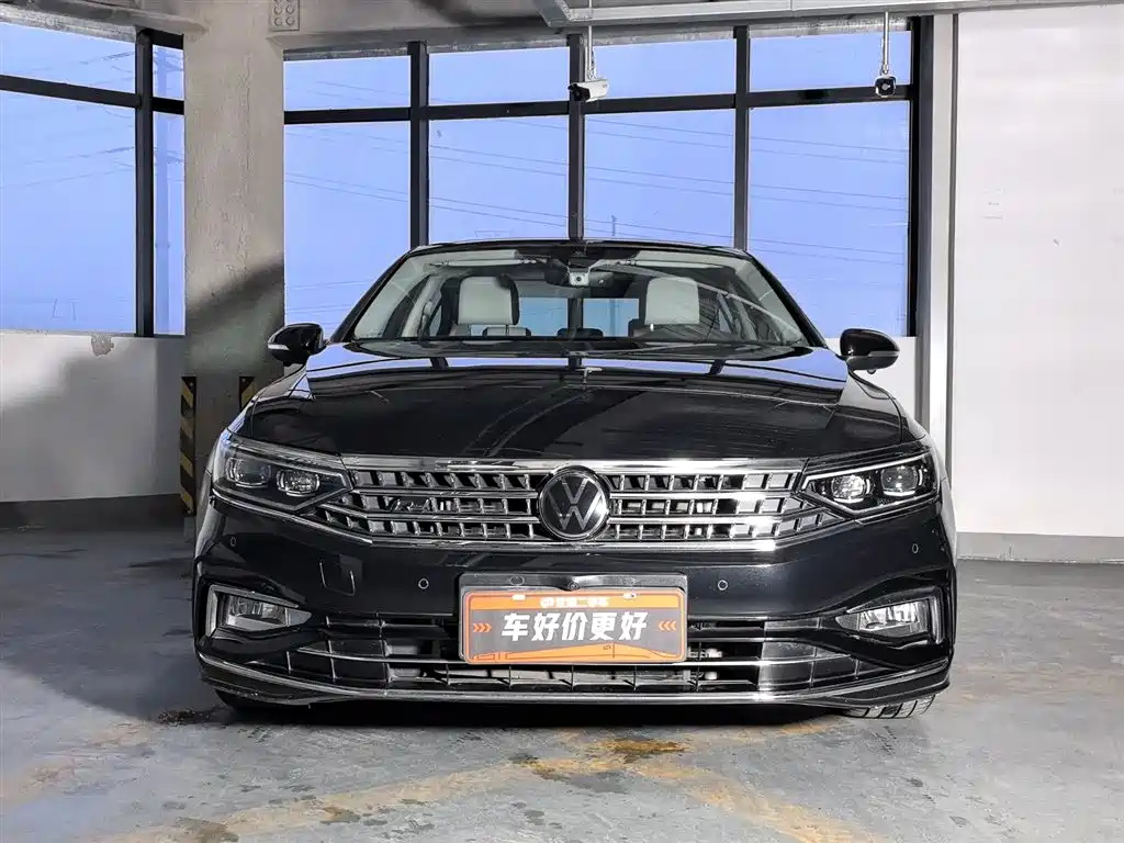 VOLKSWAGEN MAGOTAN 2023
