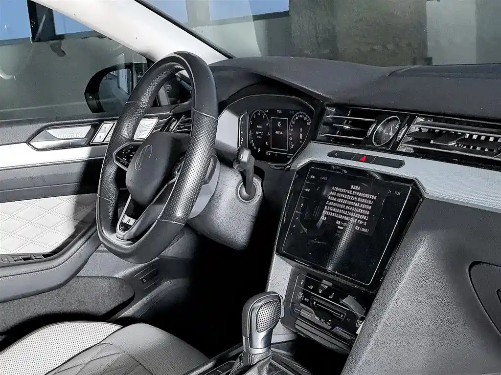 VOLKSWAGEN MAGOTAN 2023