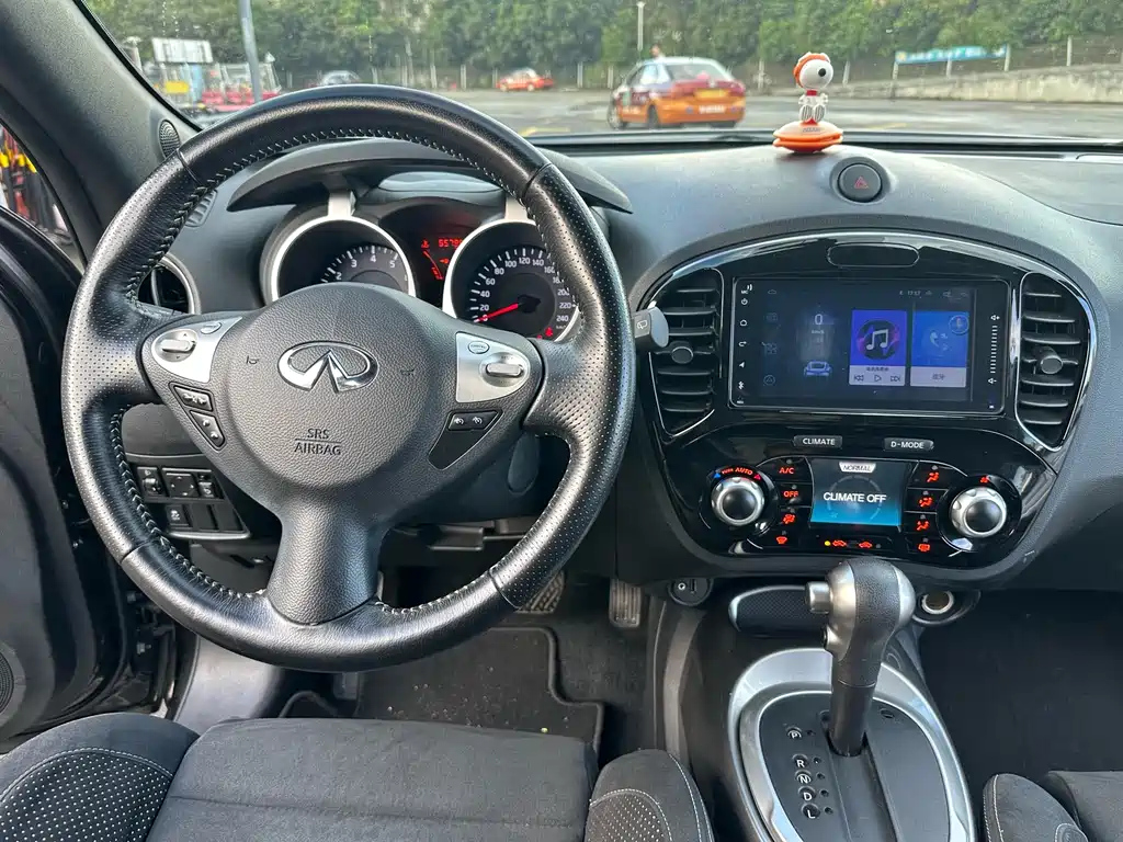 INFINITI ESQ 2018