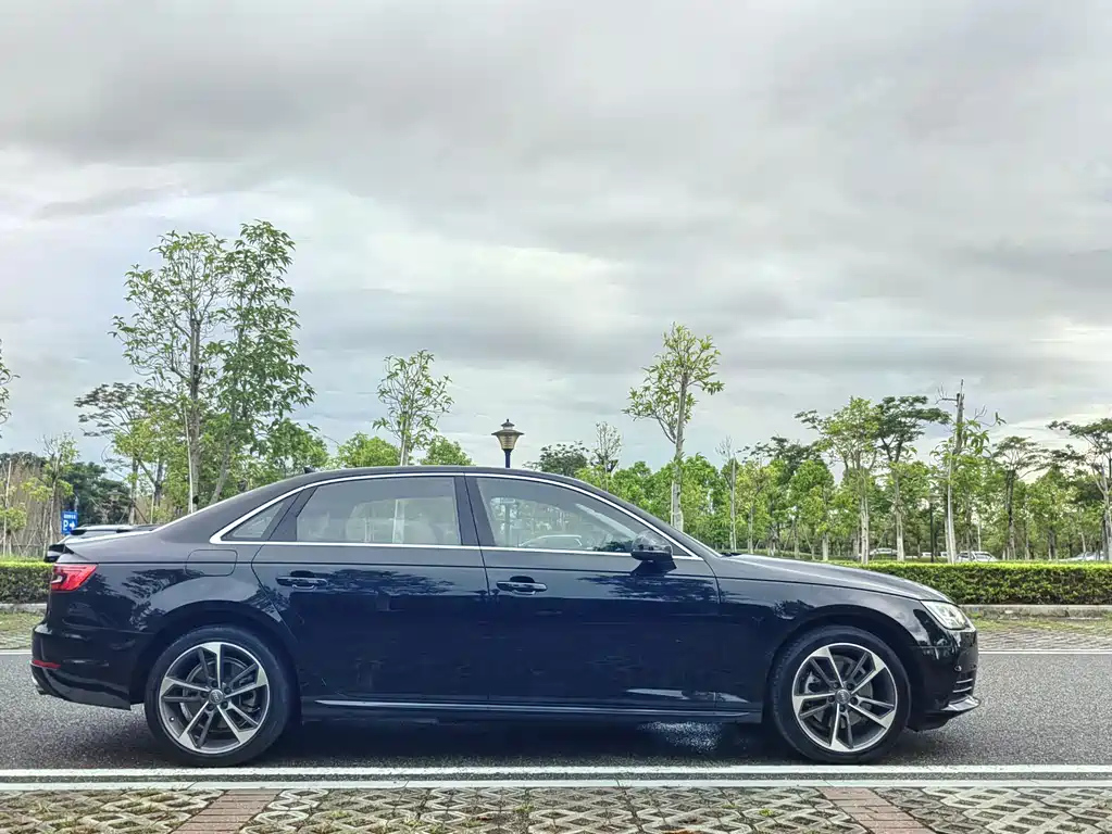 AUDI A4L 2017