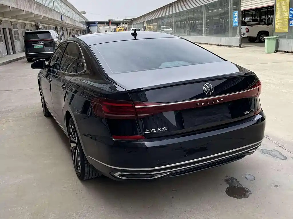 VOLKSWAGEN PASSAT 2021