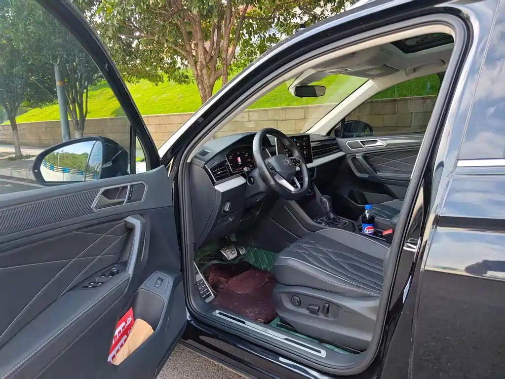 VOLKSWAGEN TIGUAN L 2023