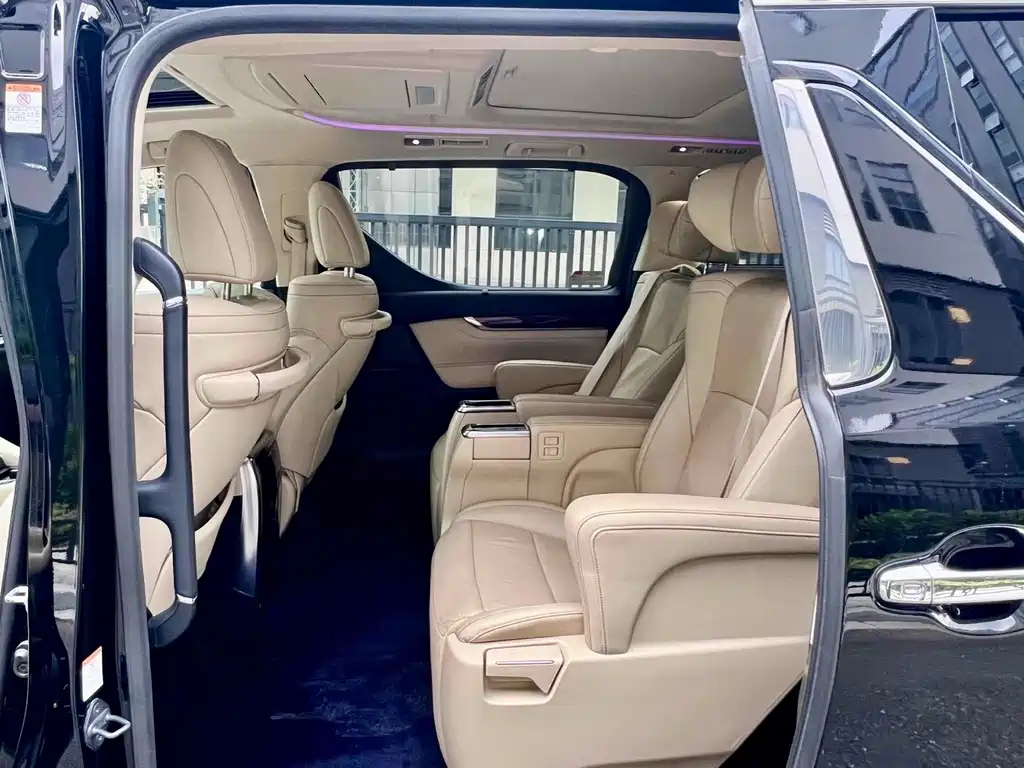 TOYOTA ALPHARD 2015