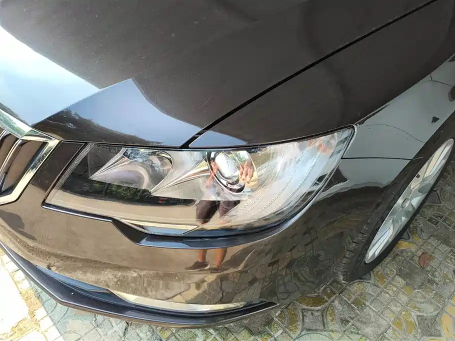 SKODA SUPERB 2013