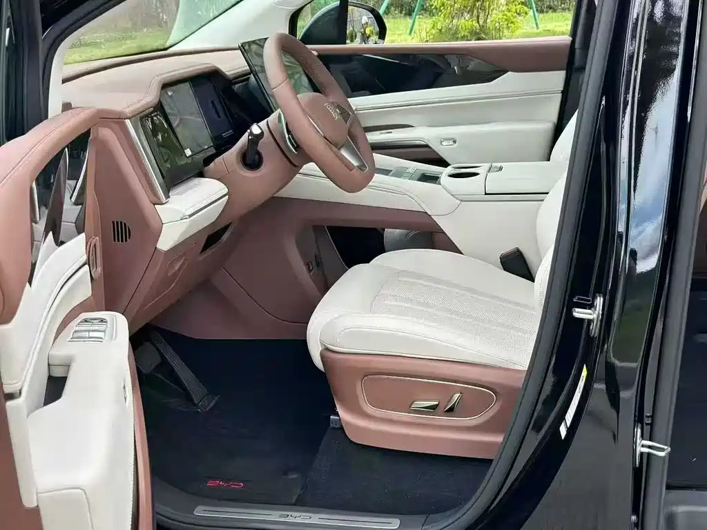 BYD XIA 2025