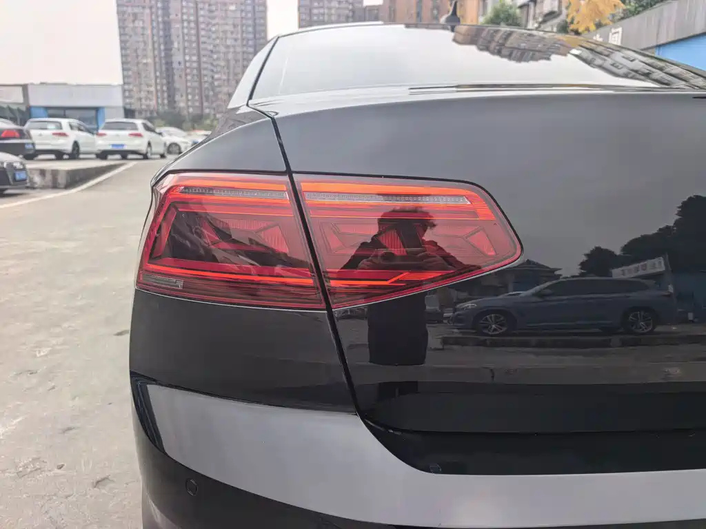 VOLKSWAGEN MAGOTAN 2020