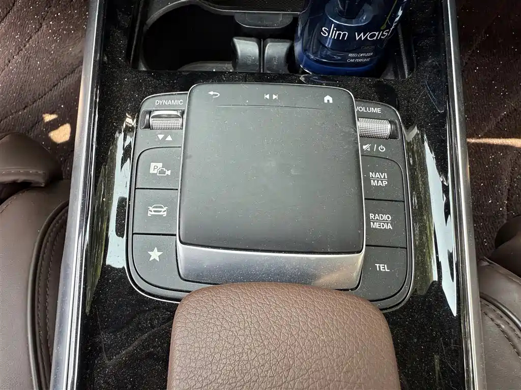 MERCEDES BENZ GLB 2021