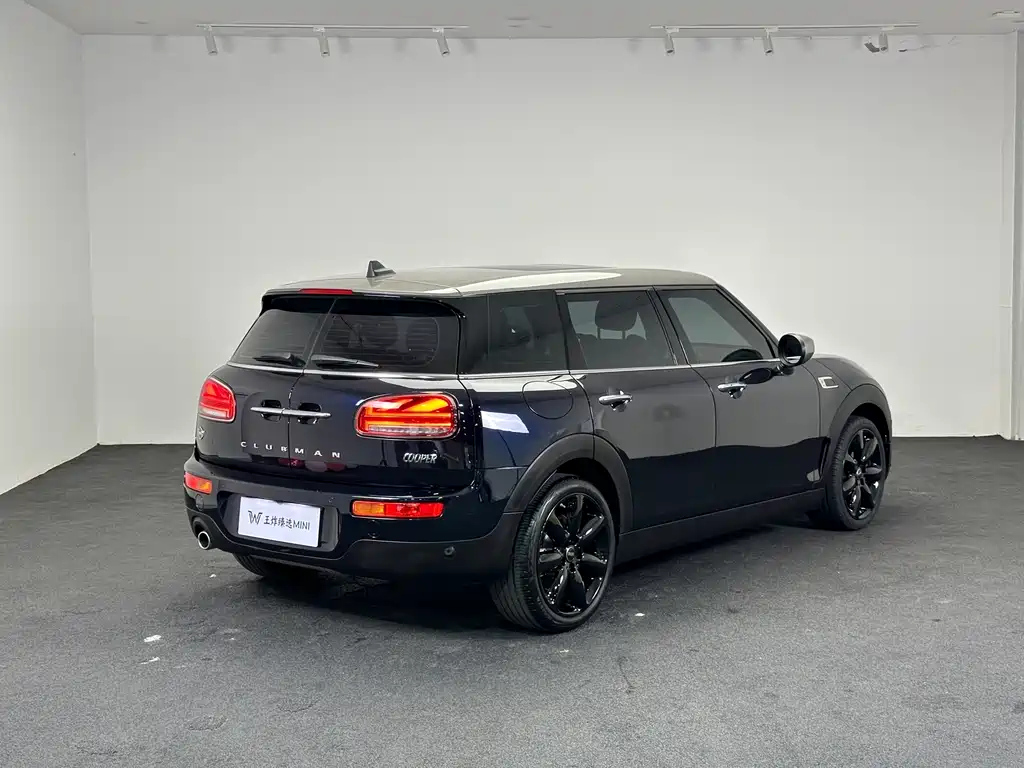 MINI CLUBMAN 2023
