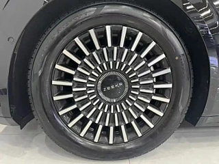 ZEEKR 009  2024 YEAR  SEATS  EDITION 108KWH 2024