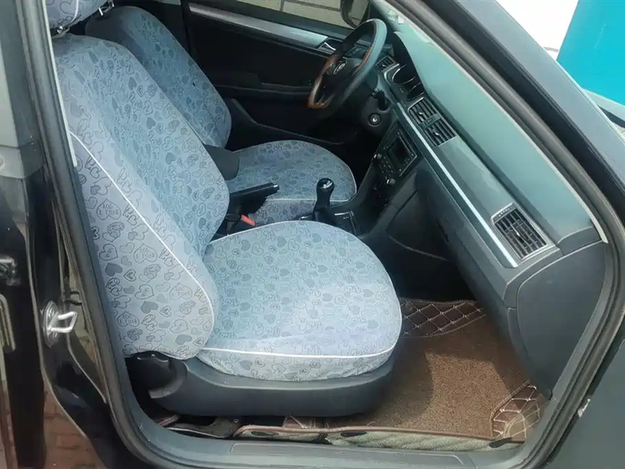 VOLKSWAGEN BORA 2018