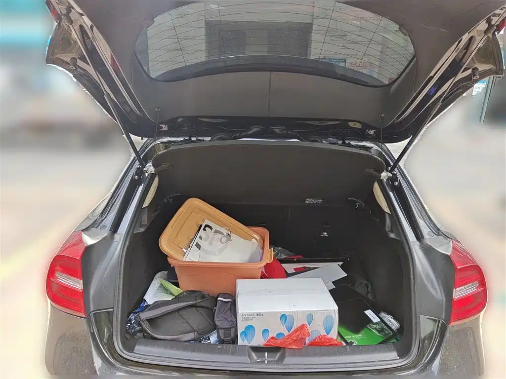 MERCEDES BENZ GLA 2015