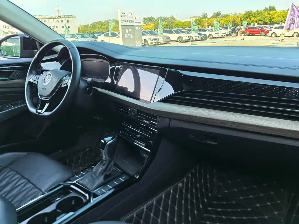 VOLKSWAGEN PASSAT 2020
