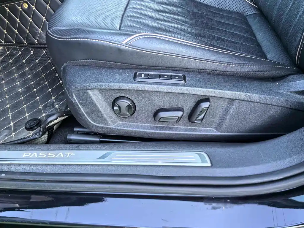 VOLKSWAGEN PASSAT 2020