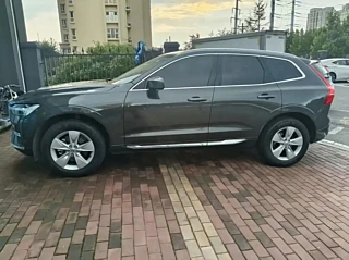 VOLVO XC60 2022