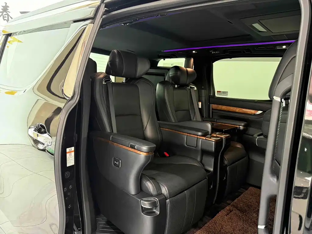 TOYOTA ALPHARD 2018