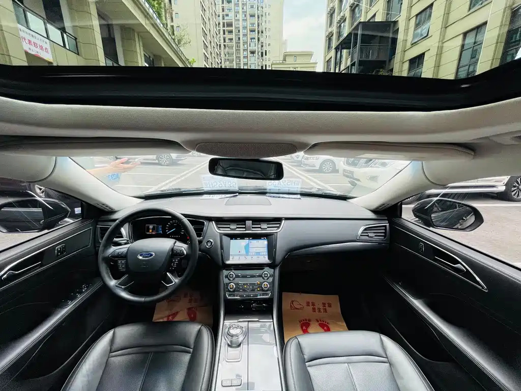 FORD TAURUS 2018