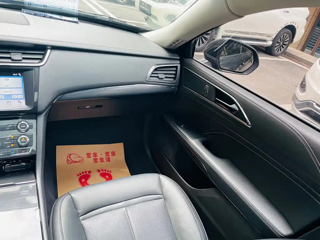 FORD TAURUS 2018
