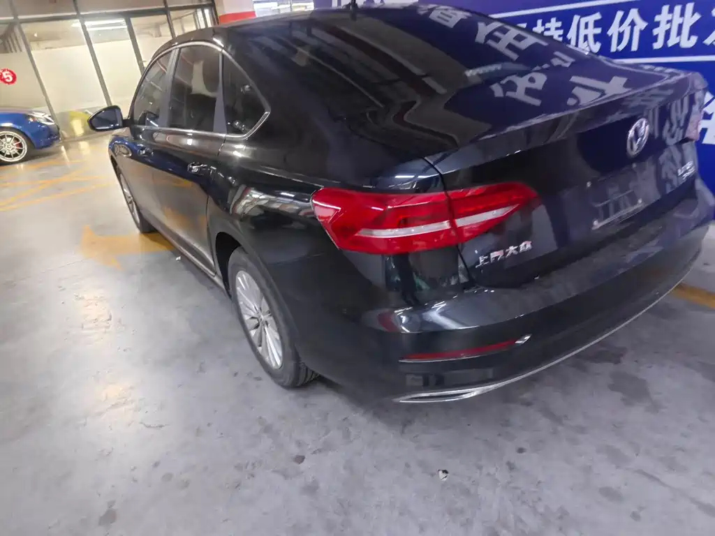 VOLKSWAGEN LAVIDA 2020