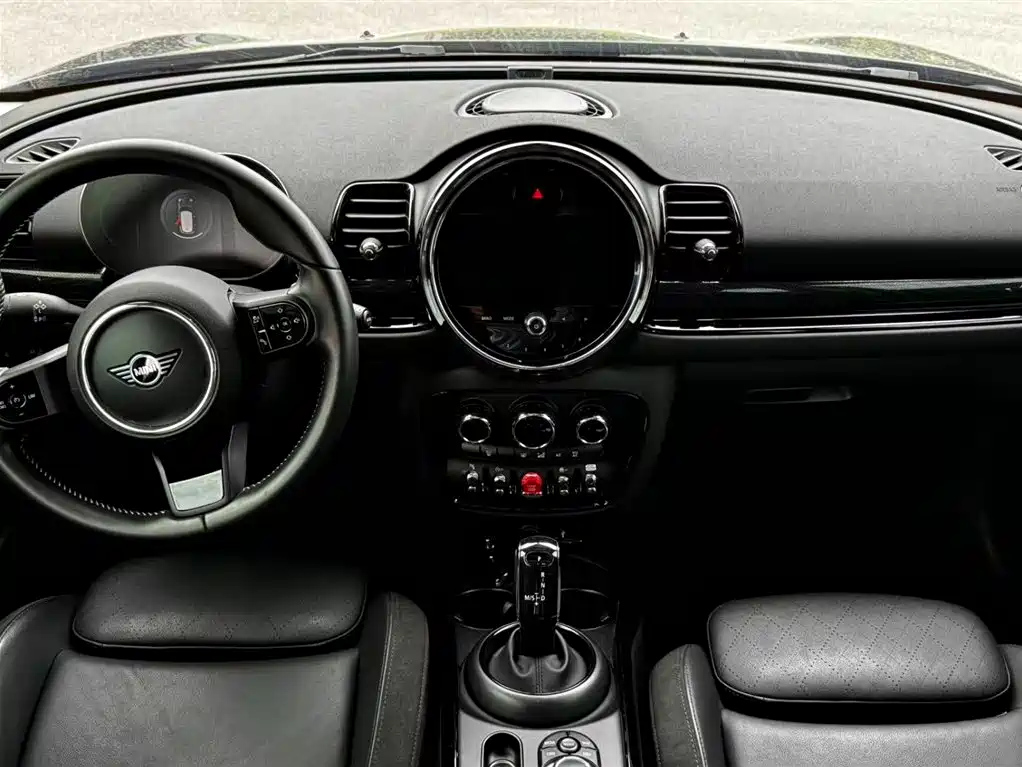 MINI CLUBMAN 2022