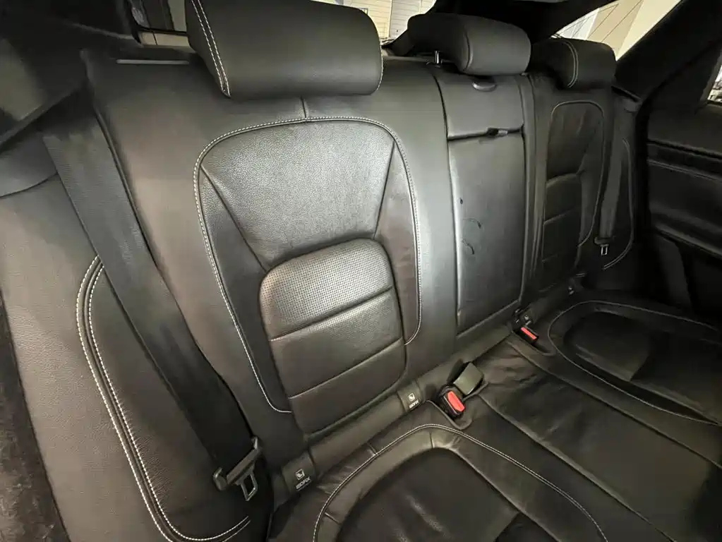 VOLKSWAGEN PASSAT 2024