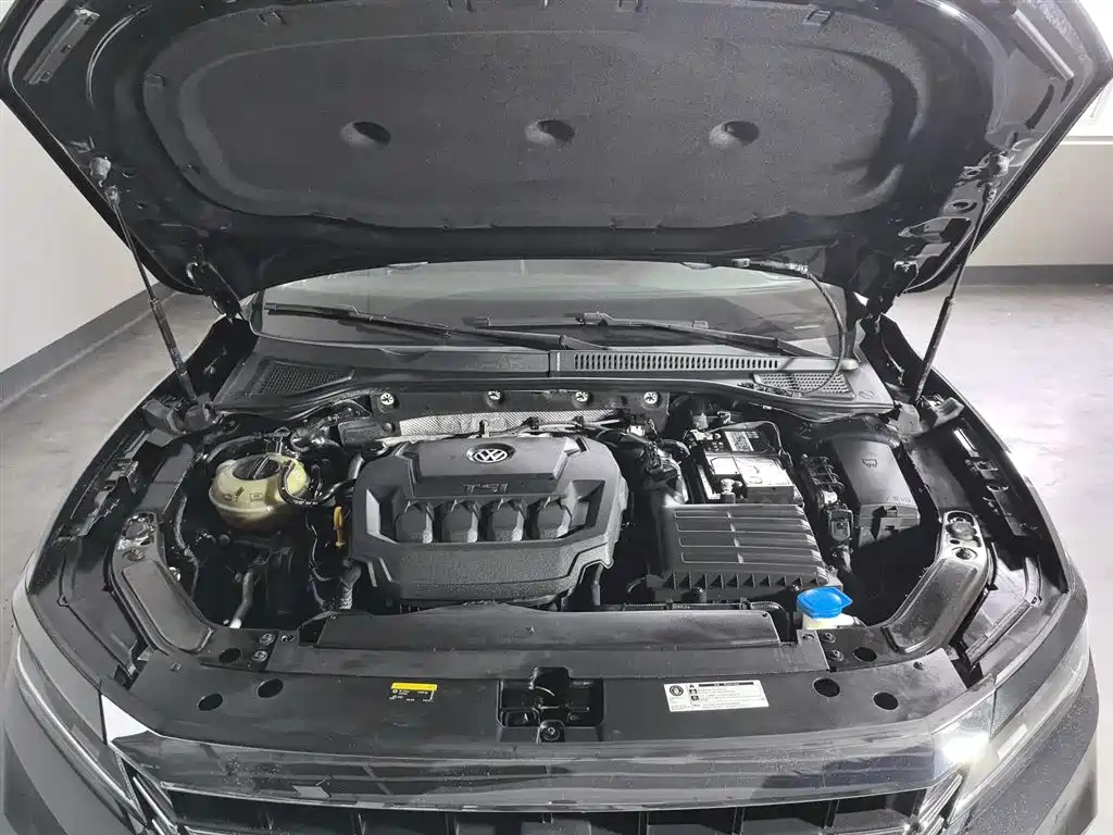 VOLKSWAGEN PASSAT 2019