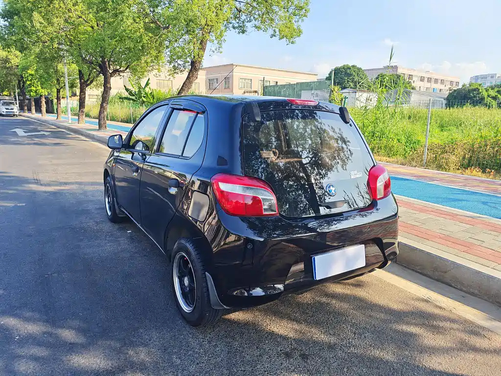 VENUCIA R30 2014