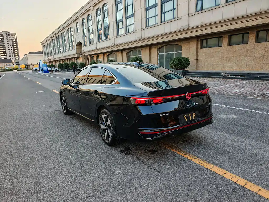 VOLKSWAGEN MAGOTAN 2024