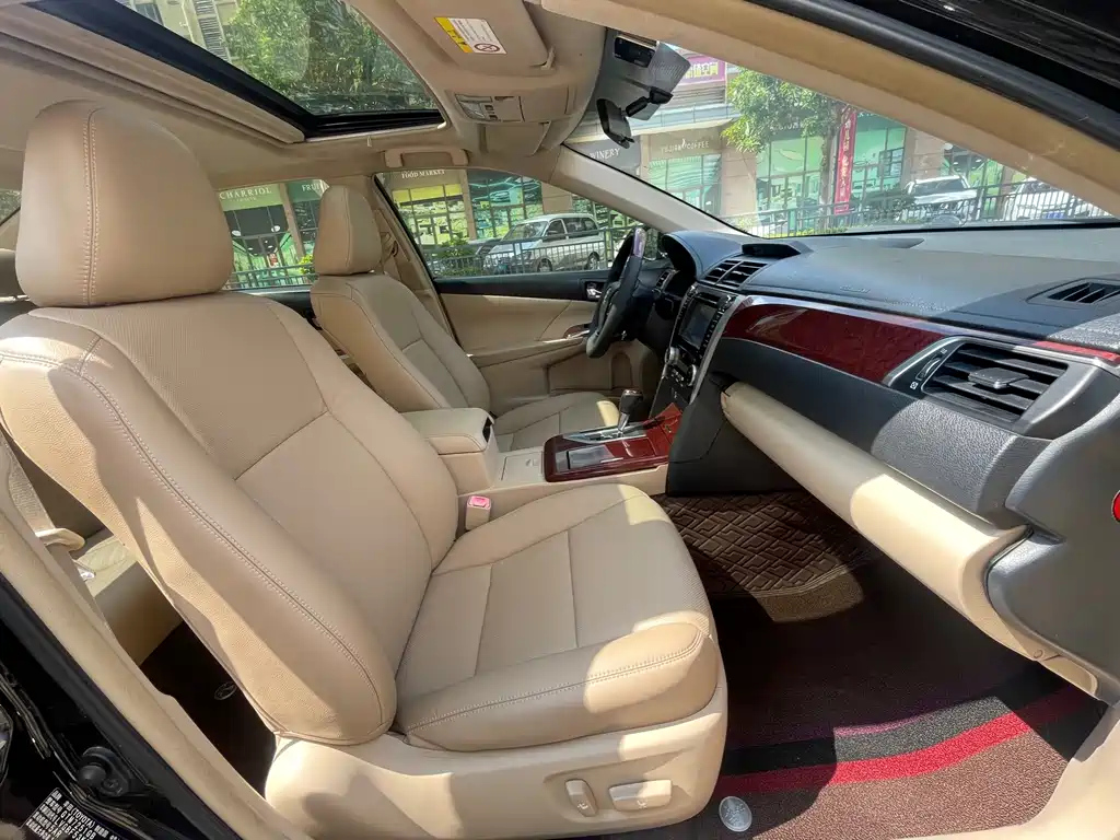 TOYOTA CAMRY 2012