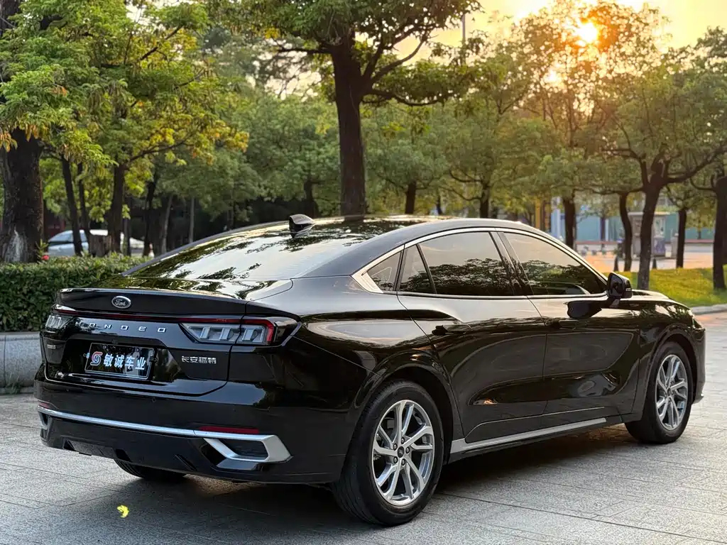 FORD MONDEO 2022