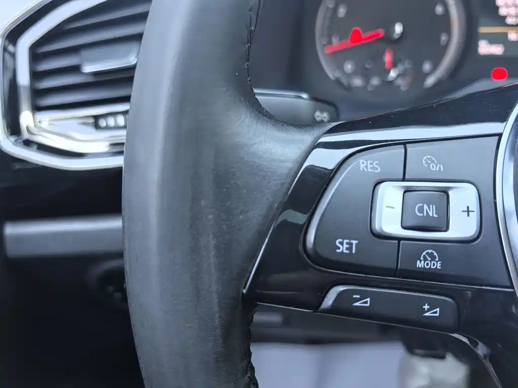 VOLKSWAGEN TAYRON 2019