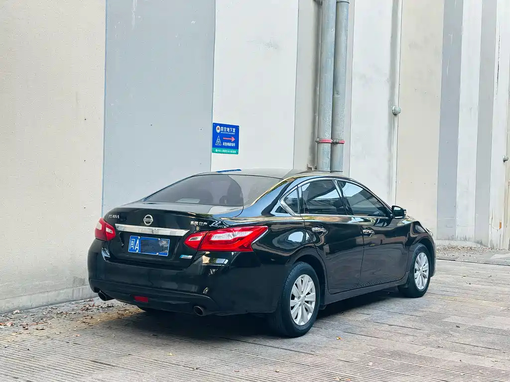 NISSAN TEANA 2016