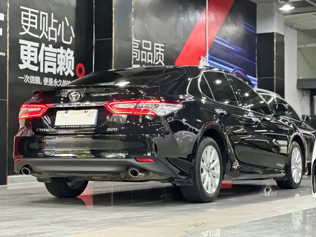 TOYOTA CAMRY 2019
