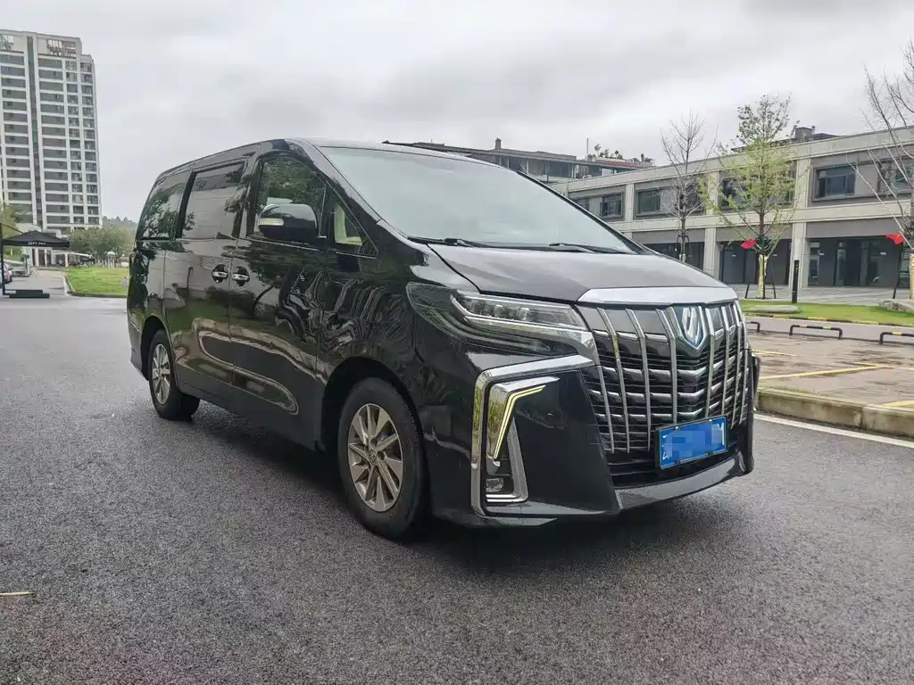 TOYOTA ALPHARD 2012