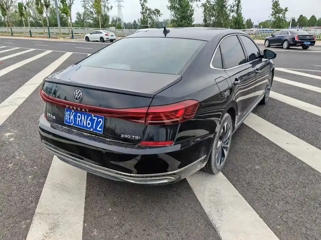 VOLKSWAGEN PASSAT 2022